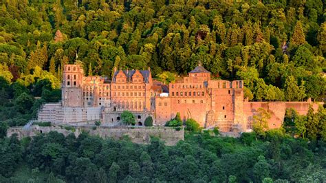 Le Château de Heidelberg : Vestige médiéval et joyau romantique au cœur du sud-ouest allemand !