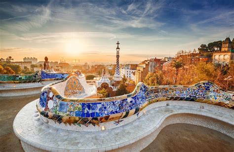 Le Parc Güell: Une oasis colorée d'architecture audacieuse et de vues panoramiques imprenables !