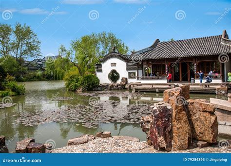 Le Pavillon du Lac de la Pensée en Poésie: Une Oasis Tranquille au Coeur de Yangzhou!