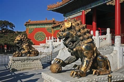  Le Temple de la Pureté Céleste: Un havre de paix et de tradition ancestrale !