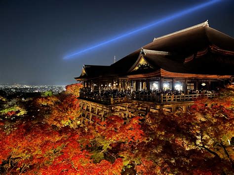 Le Kiyomizu-dera : Un Temple au Temps qui Défie la Gravité!