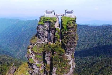 Le Mont Fanjingshan ! Une montagne sacrée aux pics majestueux et aux paysages envoûtants !