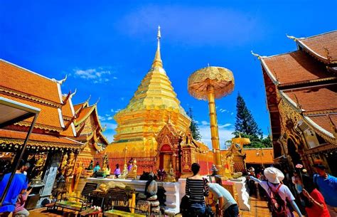  Le Wat Phra That Doi Suthep: Une oasis spirituelle offrant des vues imprenables sur Chiang Mai!